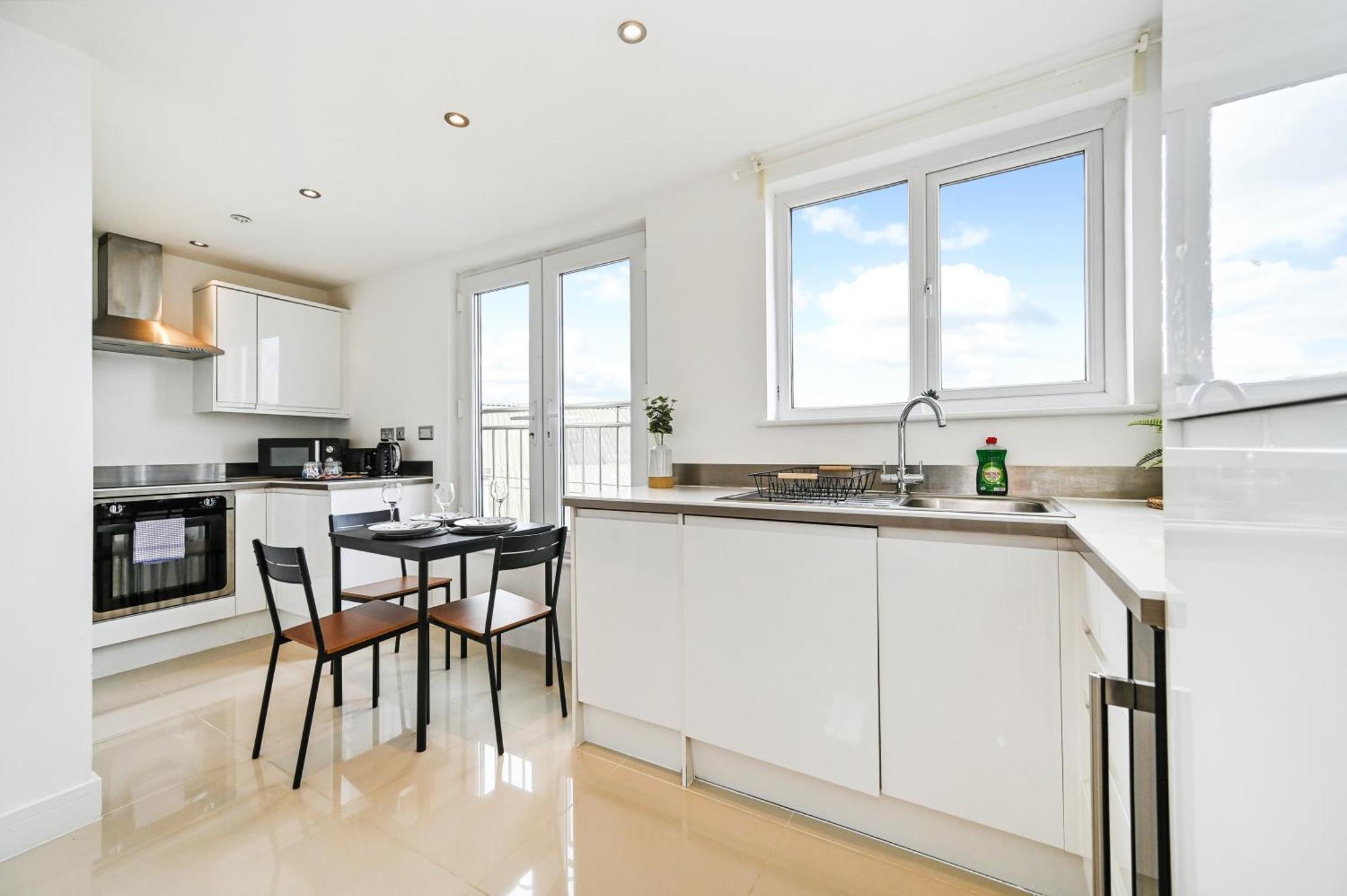 Family 1 Bed Apt Near Cardiff City Centre, Free Parking, Quiet, Secure Neighbourhood Bagian luar foto