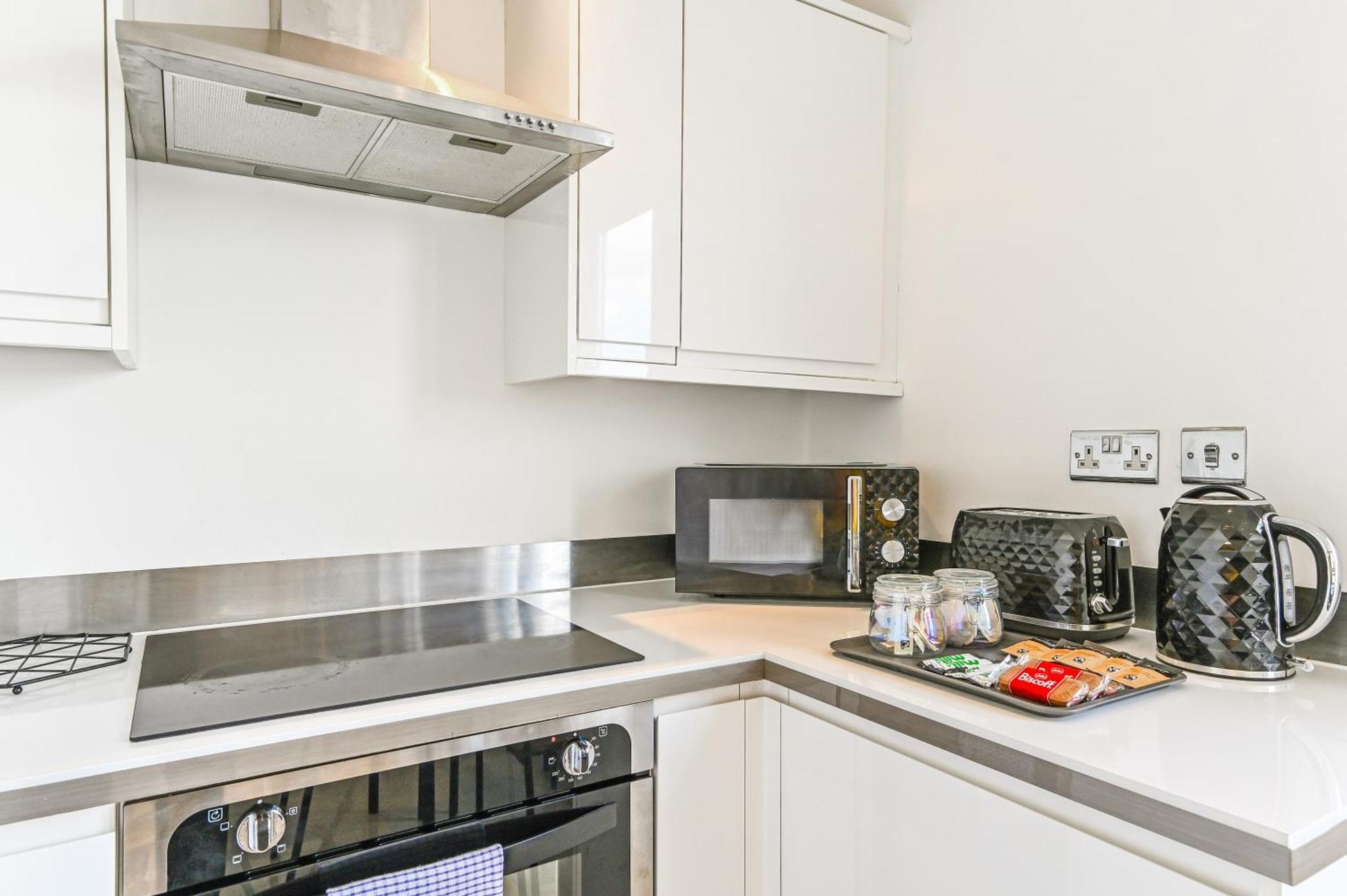 Family 1 Bed Apt Near Cardiff City Centre, Free Parking, Quiet, Secure Neighbourhood Bagian luar foto