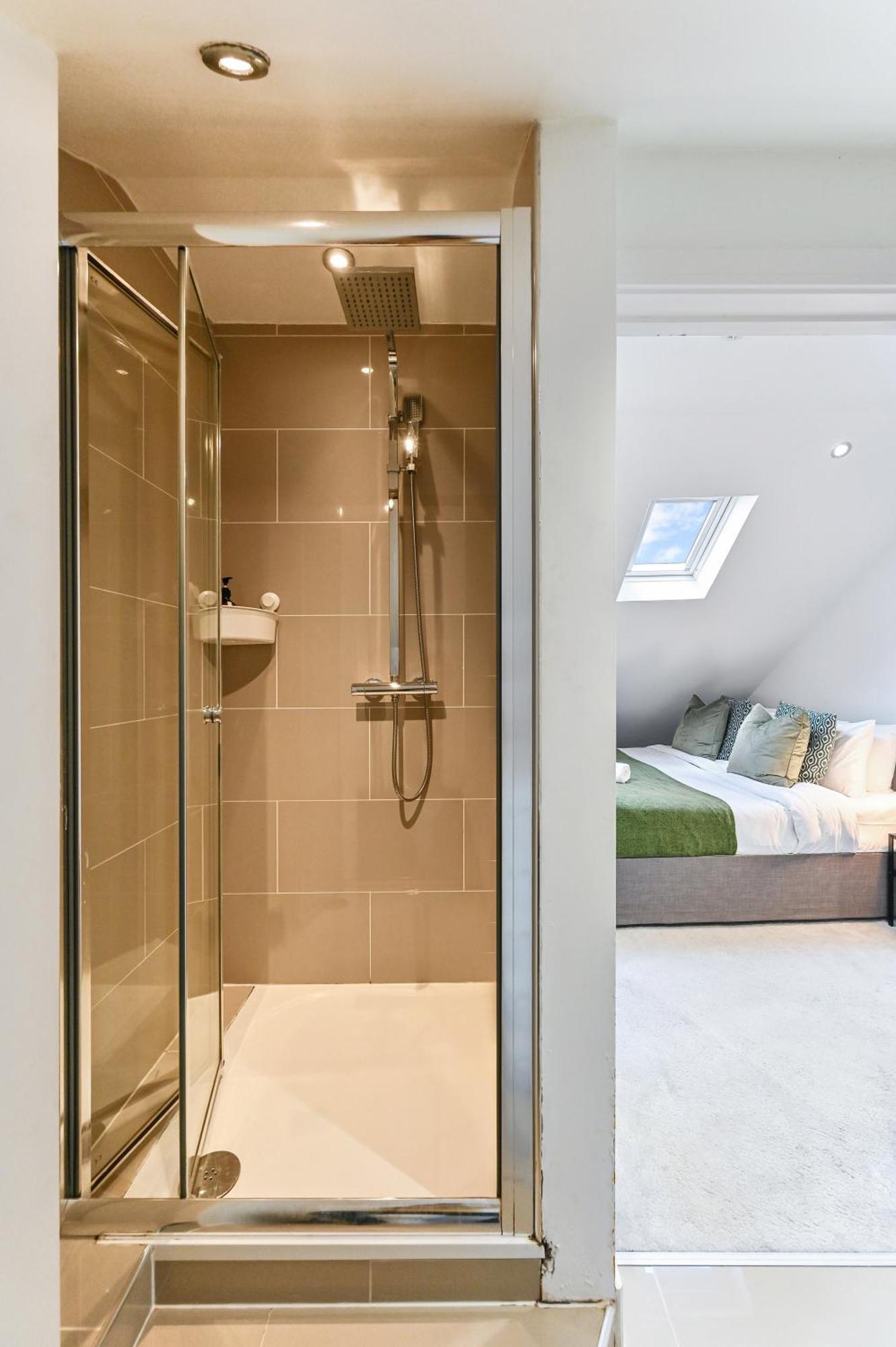 Family 1 Bed Apt Near Cardiff City Centre, Free Parking, Quiet, Secure Neighbourhood Bagian luar foto