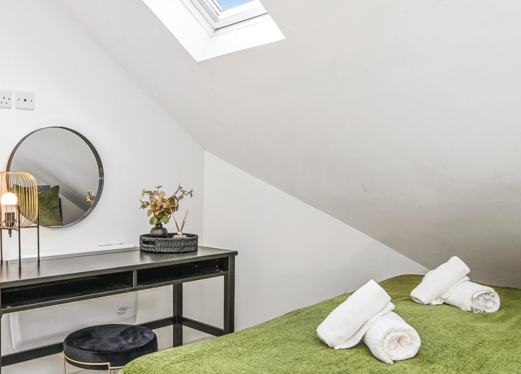 Family 1 Bed Apt Near Cardiff City Centre, Free Parking, Quiet, Secure Neighbourhood Bagian luar foto